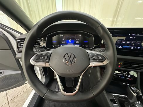 Used 2025 Volkswagen Jetta Sport FWD image 24