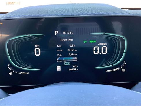 Used 2023 Kia Niro SX image 25