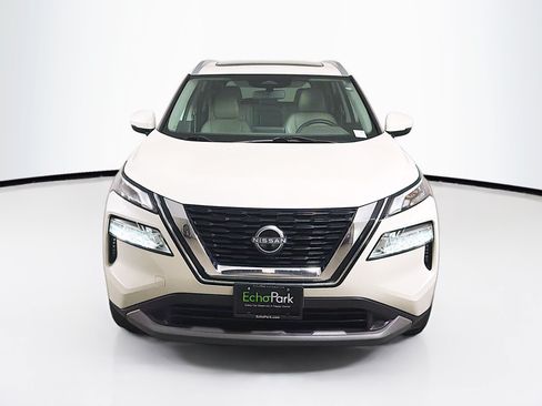 Used 2022 Nissan Rogue SV w/ SV Premium Package FWD image 2