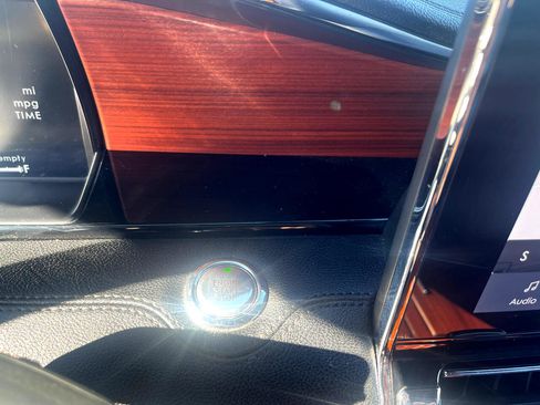 Used 2021 Lincoln Navigator Reserve image 29