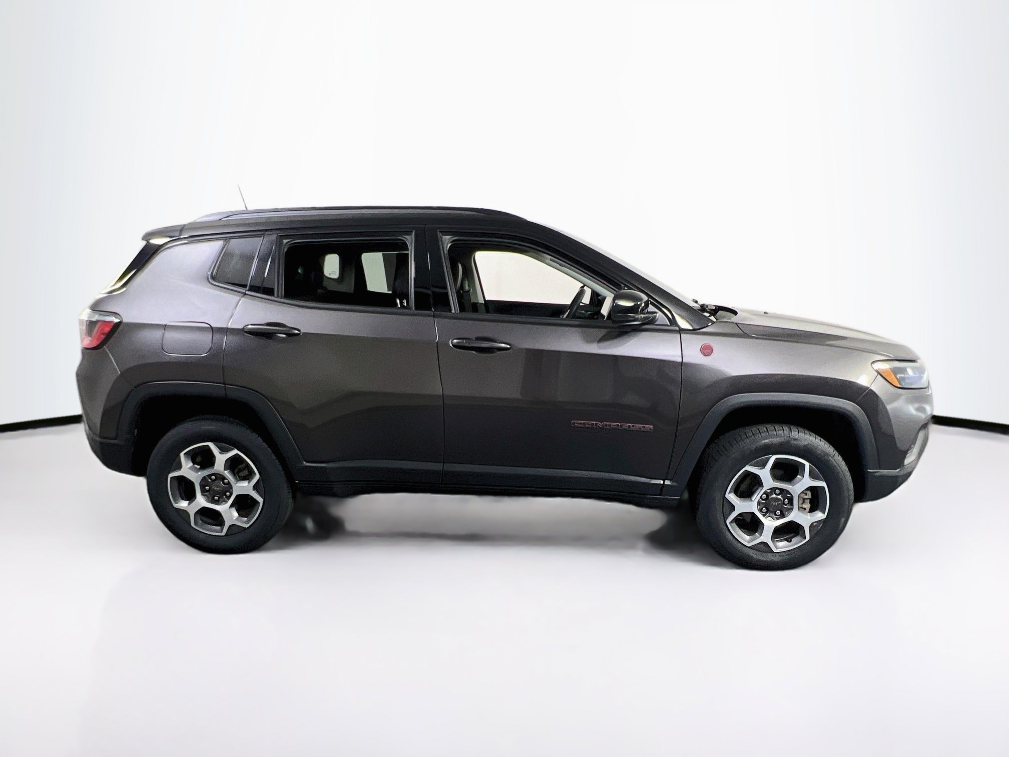 Used 2022 Jeep Compass Trailhawk AWD/4WD image 4