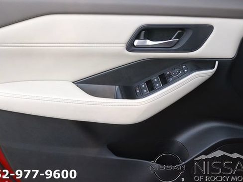 Certified 2024 Nissan Rogue SL FWD image 10