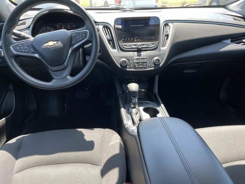 Used 2025 Chevrolet Malibu LT FWD image 14