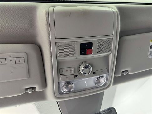 Used 2017 Volkswagen Passat 1.8T SEL Premium image 26