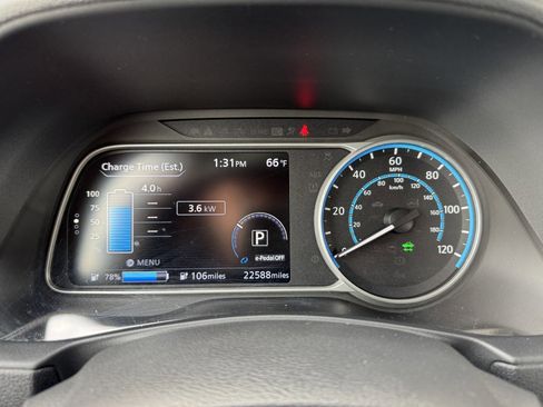 Used 2021 Nissan Leaf SV w/ SV Technology Package image 18