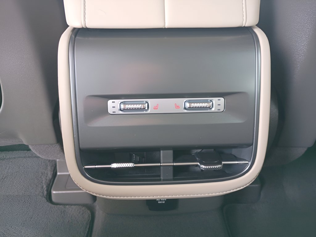 Used 2024 Lincoln Nautilus Premier w/ Equipment Group 102A AWD/4WD image 42