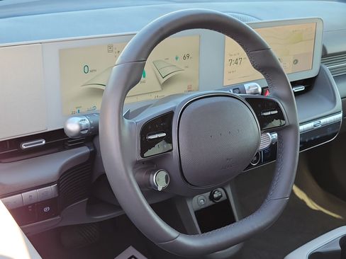 Certified 2024 Hyundai Ioniq 5 SEL RWD image 9