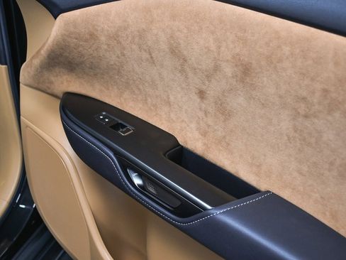 Used 2023 Lexus RZ 450e Premium image 16