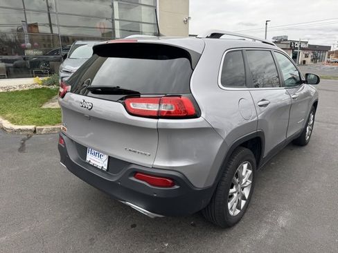Used 2018 Jeep Cherokee Limited image 5