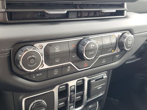 Used 2026 Jeep Wrangler Unlimited Rubicon image 26