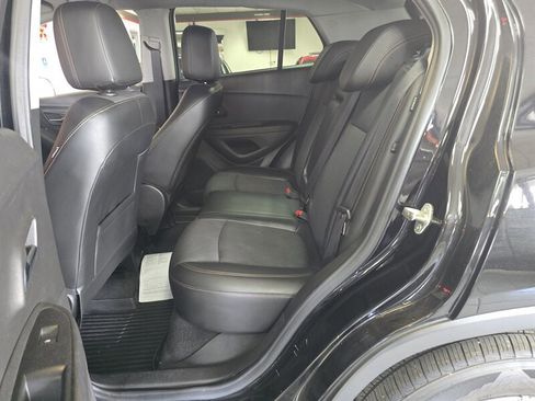 Used 2019 Chevrolet Trax LT w/ LT Convenience Package image 11