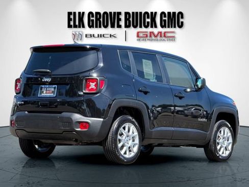 Used 2023 Jeep Renegade Latitude AWD/4WD image 4