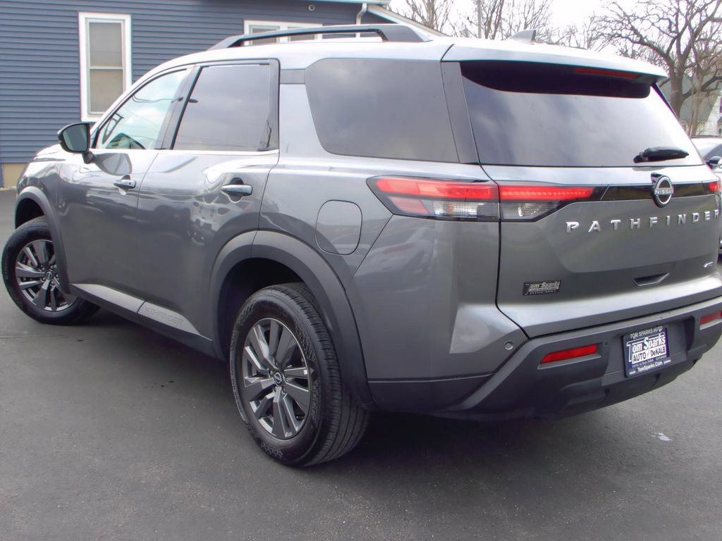 Used 2025 Nissan Pathfinder SV AWD/4WD image 3