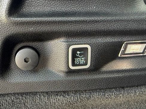 Used 2021 Jeep Grand Cherokee L Overland w/ Luxury Tech Group IV AWD/4WD image 40