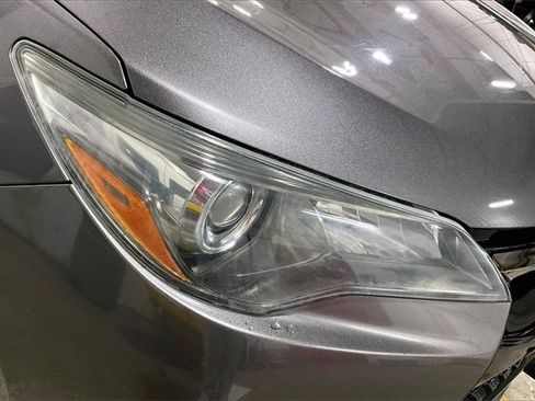 Used 2016 Toyota Camry SE image 29