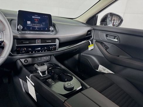 New 2026 Nissan Rogue SV image 31