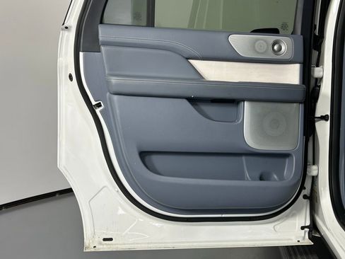 Used 2022 Lincoln Navigator L Black Label AWD/4WD image 18