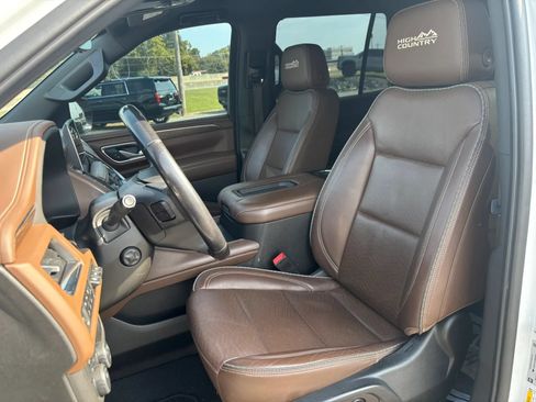 Used 2022 Chevrolet Tahoe High Country AWD/4WD image 13