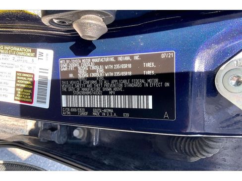 Used 2021 Toyota Highlander XLE AWD/4WD image 36