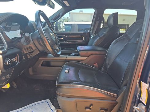 Used 2021 RAM 2500 Laramie w/ Night Edition AWD/4WD image 3