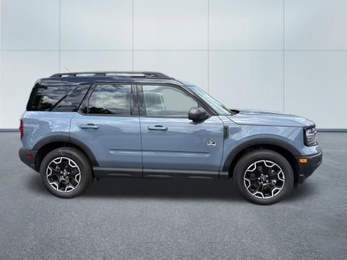 Used 2025 Ford Bronco Sport Outer Banks w/ Outer Banks Tech Package+ AWD/4WD image 2