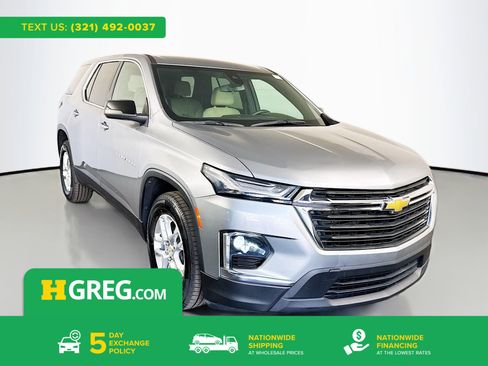 Used 2023 Chevrolet Traverse LS image 1