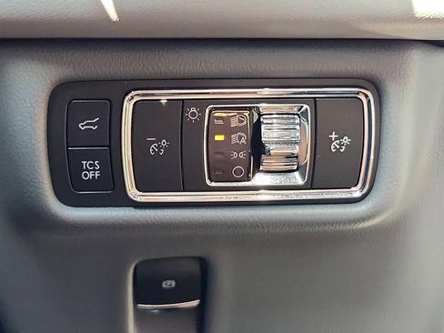 Used 2022 Lincoln Nautilus Reserve w/ Equipment Group 201A image 18