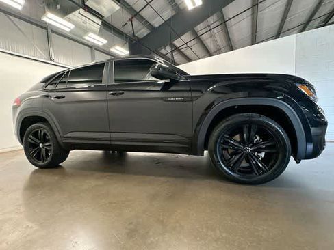 Used 2023 Volkswagen Atlas Cross Sport SEL R-Line AWD/4WD image 3