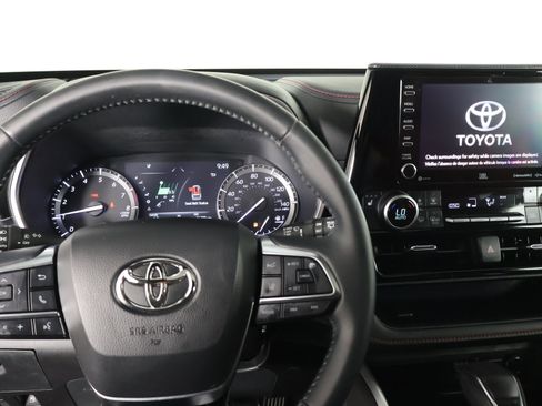 Used 2021 Toyota Highlander XSE image 16