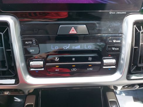 Used 2022 Kia Sorento SX AWD/4WD image 21