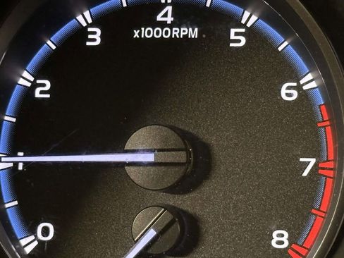 Used 2018 Toyota RAV4 XLE image 33