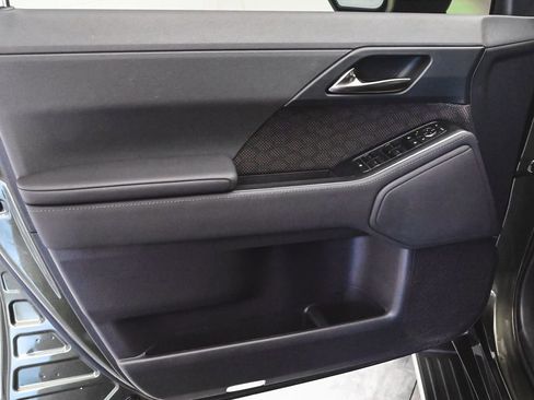 Used 2025 Lexus GX 550 w/ Accessory Package (2T) AWD/4WD image 8