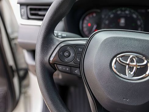 Used 2025 Toyota RAV4 XLE FWD image 14