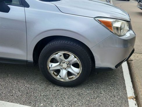 Used 2014 Subaru Forester 2.5i AWD/4WD image 2