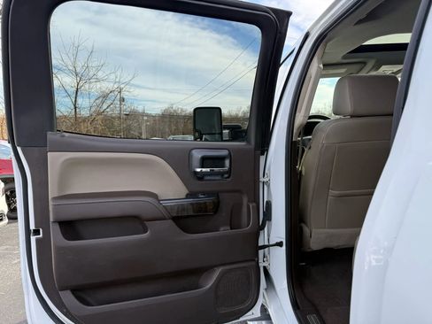 Used 2016 GMC Sierra 3500 Denali w/ Duramax Plus Package image 23