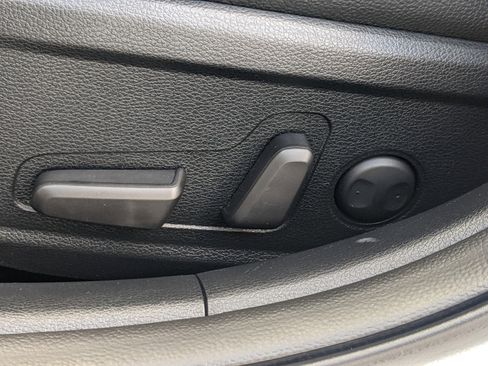 Certified 2019 Kia Cadenza Technology image 30