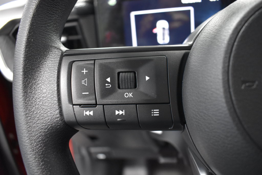 Certified 2025 Nissan Kicks SV FWD image 26