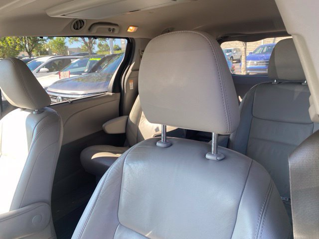 Used 2015 Toyota Sienna XLE Premium AWD/4WD image 6