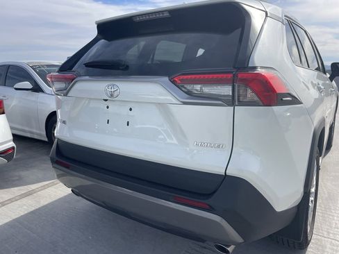 Used 2021 Toyota RAV4 Limited image 4