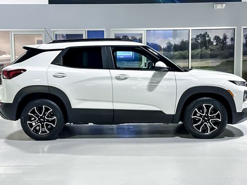 Used 2023 Chevrolet TrailBlazer ACTIV w/ Convenience Package FWD image 8