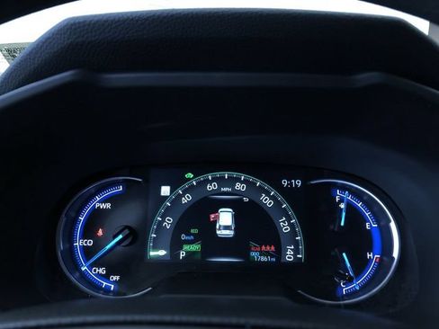Certified 2025 Toyota RAV4 LE AWD/4WD image 29
