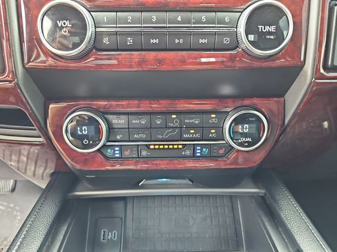 Used 2021 Ford Expedition XLT RWD image 30