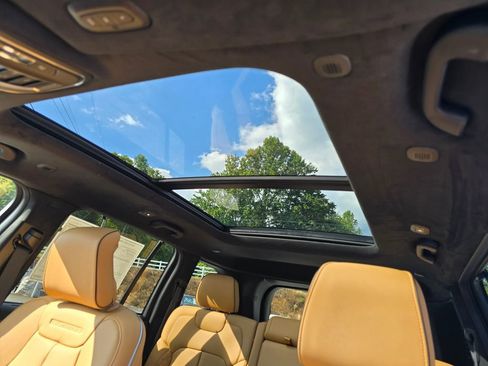 New 2025 Jeep Grand Cherokee Summit image 14