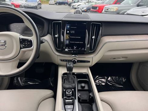 Used 2018 Volvo XC60 T5 Inscription w/ Convenience Package AWD/4WD image 15