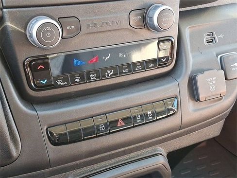 Used 2024 RAM ProMaster 2500 w/ Safety Group image 12