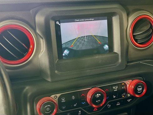 Used 2020 Jeep Gladiator Sport w/ Quick Order Package 24S AWD/4WD image 13