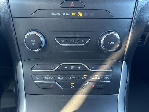 Certified 2020 Ford Edge SEL w/ Convenience Package image 17