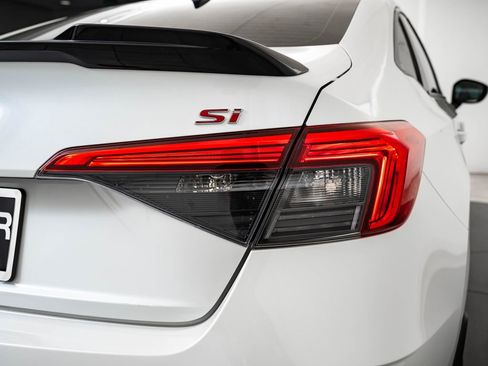 Used 2023 Honda Civic Si image 9
