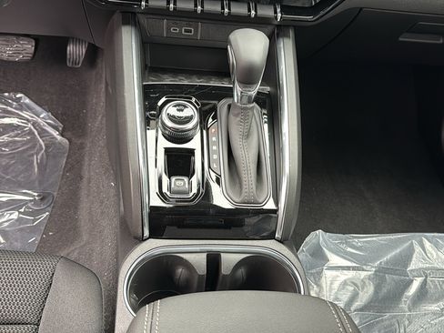 New 2026 GMC Canyon Elevation w/ Convenience Package image 18