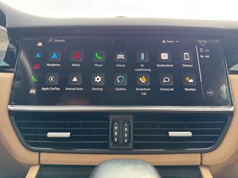 Used 2023 Porsche Cayenne image 22